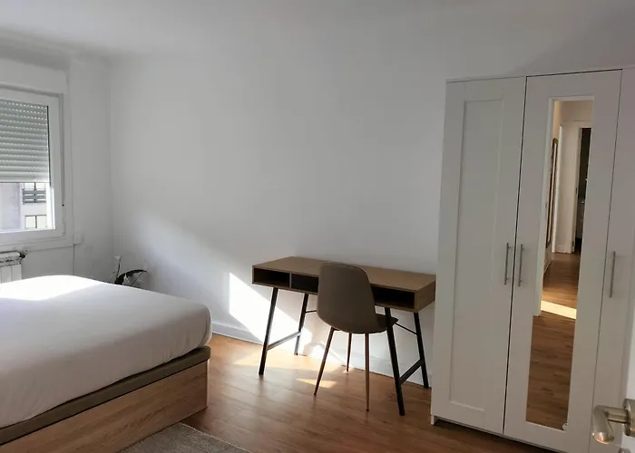 Encantador Piso De 3 Dormitorios En Vigo